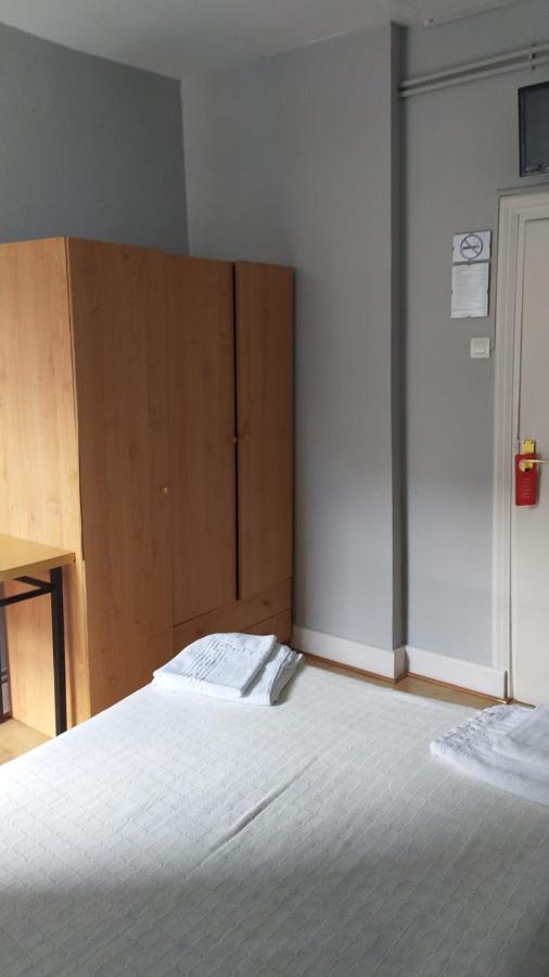 Pension Manoli Bilbao Exteriör bild