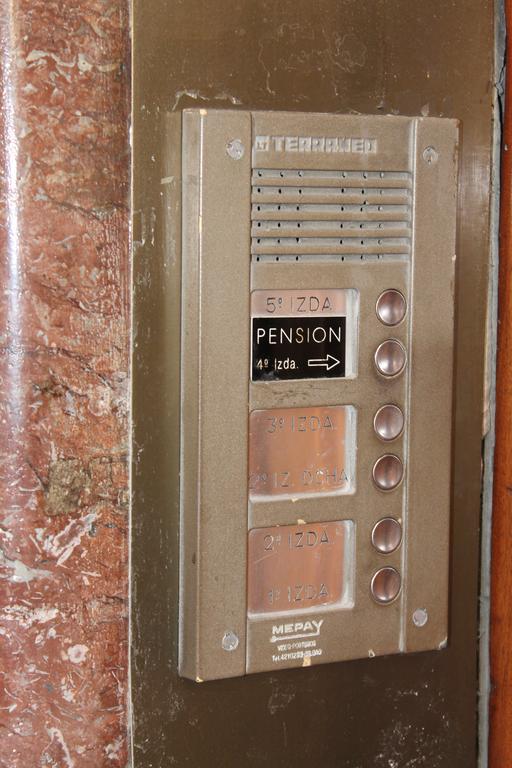 Pension Manoli Bilbao Exteriör bild